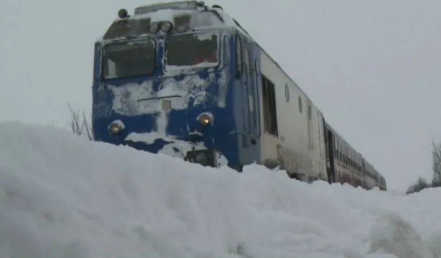 Viscolul afectează circulaţia feroviară. CFR Călători a anulat 35 de trenuri Regio pentru sudul şi sud-estul ţării