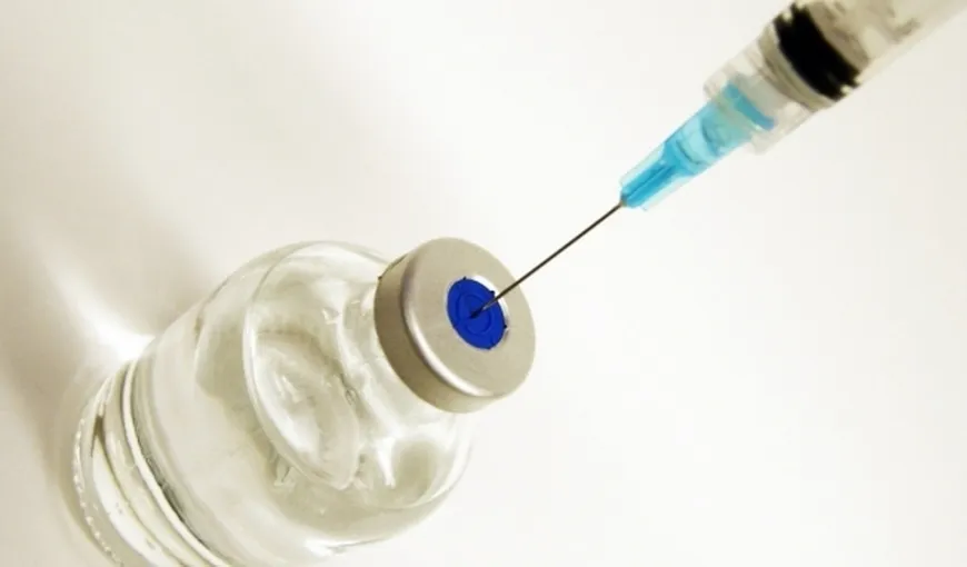 Medic la reţeaua Regina Maria: Vaccinurile conţin substanţe foarte dăunătoare pentru organism