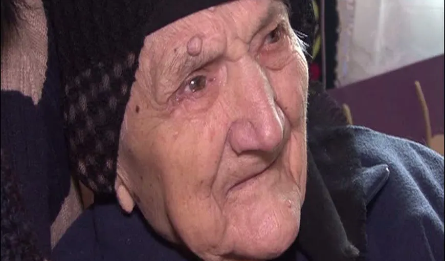 Caz BIZAR la Buzău. A împlinit 100 de ani şi spune că nu a mai dormit de 74 de ani VIDEO