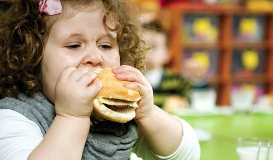 STUDIU: Obezitatea în rândul copiilor este moştenită în mare parte de la părinţi