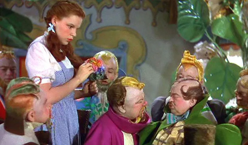 Abuzuri la Hollywood. Actriţa principală din Vrăjitorul din Oz a fost agresată sexual de piticii din film