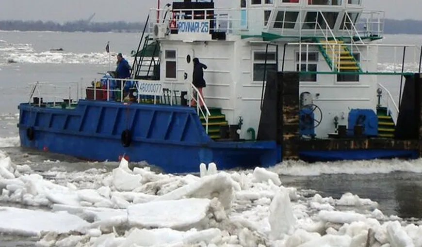 Pericol pe Dunăre. Mai multe nave ar putea fi distruse de blocurile de gheaţă