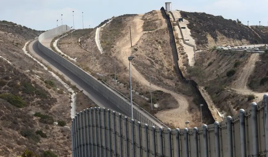 Trump nu renunţă la ridicarea unui zid împotriva imigranţilor. Mexicul începe să îşi caute noi parteneri comerciali