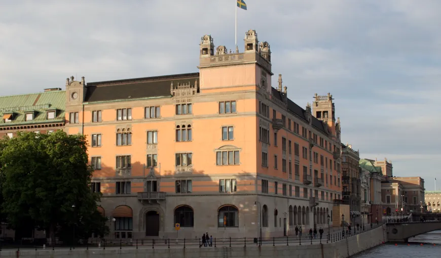 Guvernul Suediei se plânge că încasează prea mulţi bani. Cetăţenii plătesc mai mult decât ar trebui