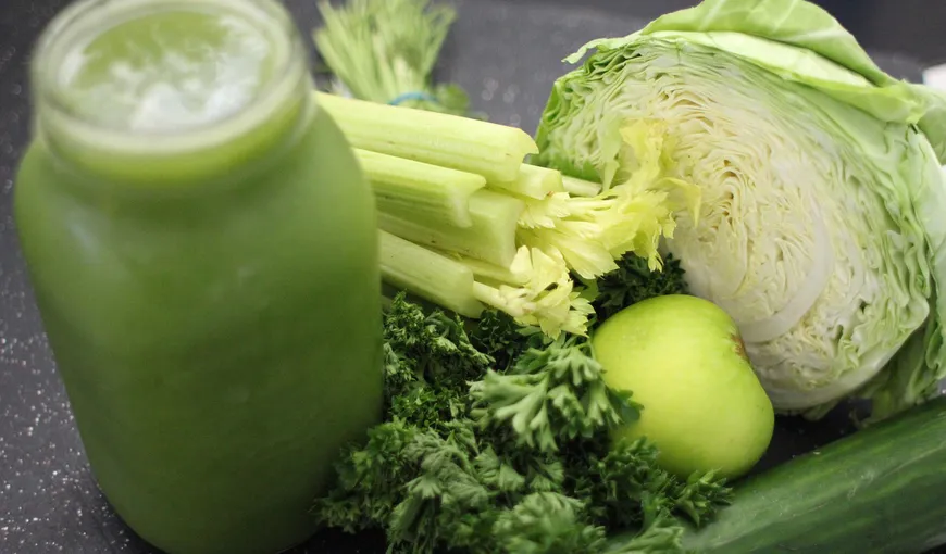 5 motive să consumi smoothie din legume cu frunze verzi