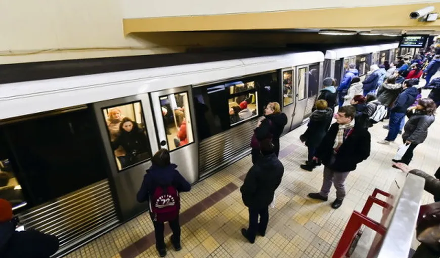 Circulaţie îngreunată la metrou pe magistralele M1 şi M3, după ce unei femei i s-a făcut rău în staţia Dristor 1