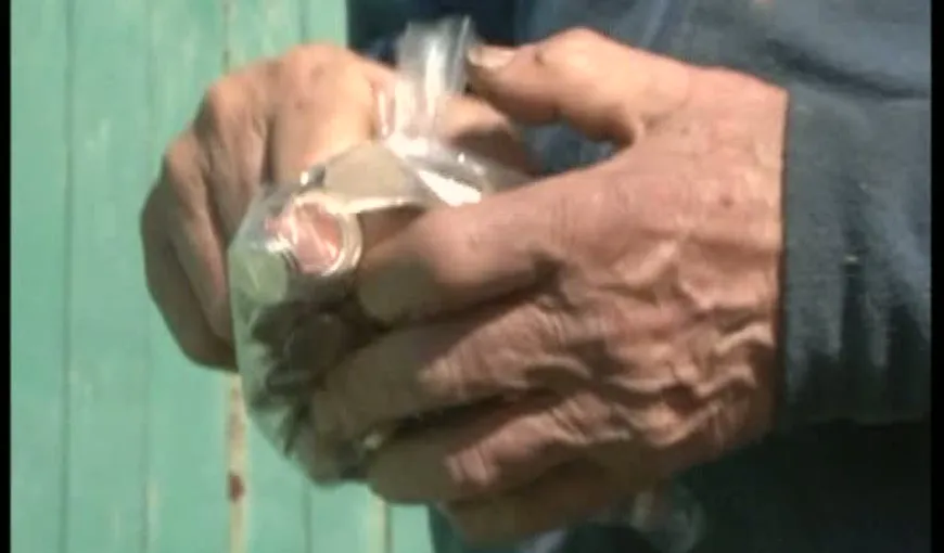Un pensionar revoltat a plătit o amendă de 400 lei în monede VIDEO