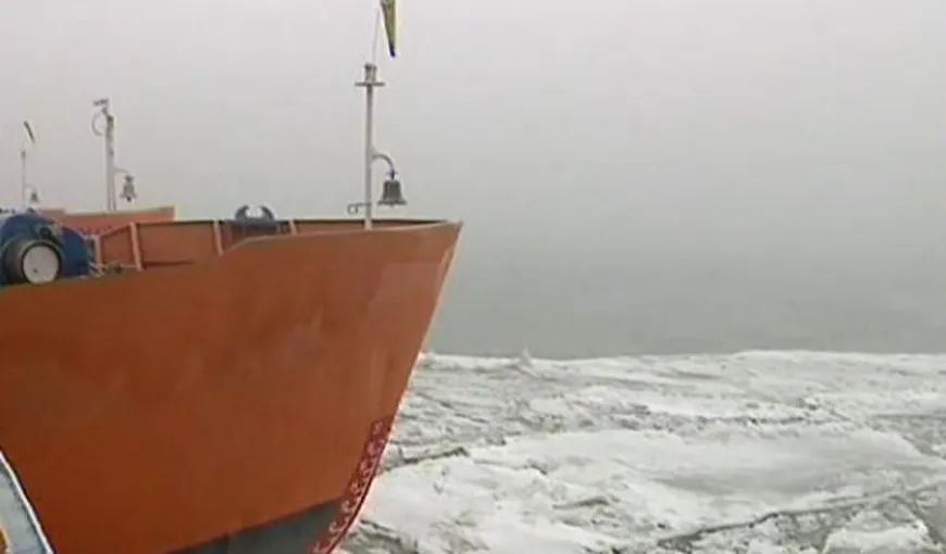Navigaţia pe Dunărea maritimă se desfăşoară în condiţii de ceaţă şi sloiuri