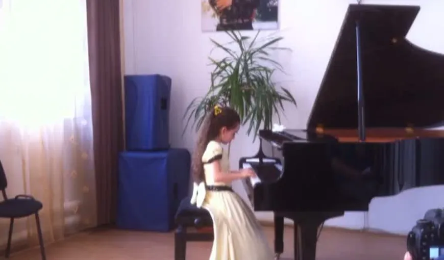 La doar 9 ani este una dintre cele mai apreciate pianiste din România. Povestea copilului de aur al pianului VIDEO