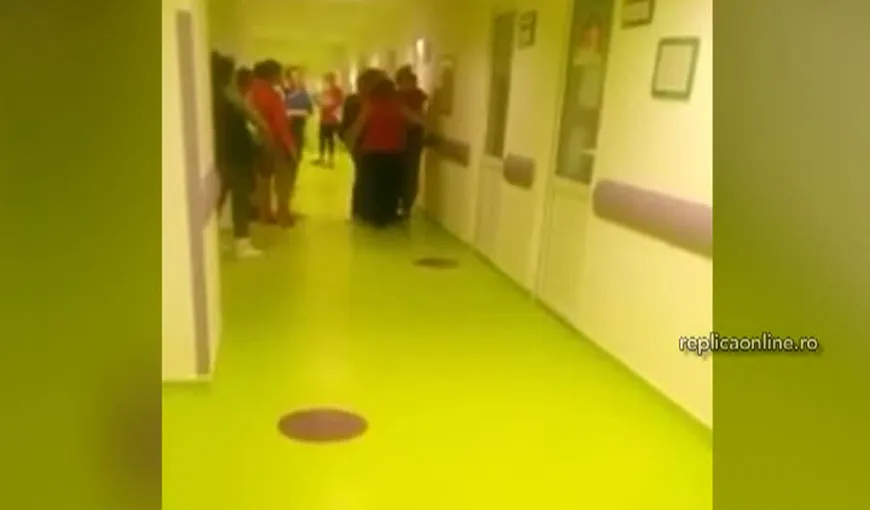 Scandal la secţia de pediatrie a Spitalului Judeţean Constanţa. Medicii şi pacienţii sunt terorizaţi de romi VIDEO
