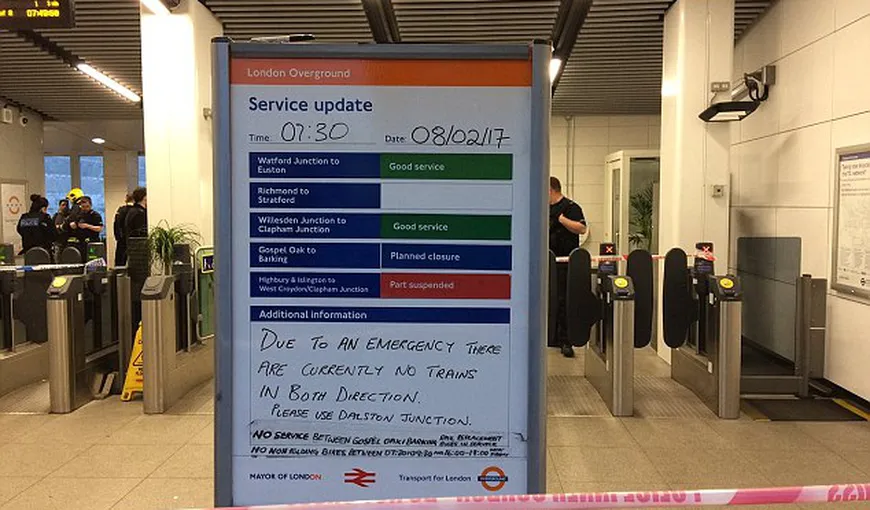 Accident la metroul din Londra. Oamenii au intrat în panică. Mai multe persoane au fost rănite