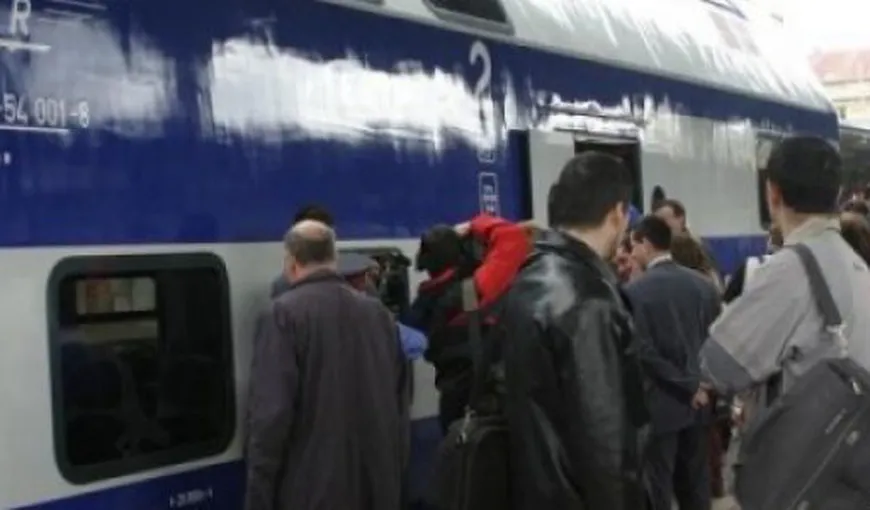 Numărul călătoriilor gratuite cu trenul la CFR pentru studenţi ar putea fi REDUS. Ce propun senatorii