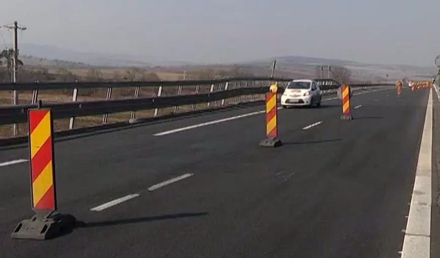 Pericol pe autostrada Sibiu-Orăştie. O porţiune din şosea s-a tasat, iar şoferii sunt obligaţi să circule doar pe prima bandă