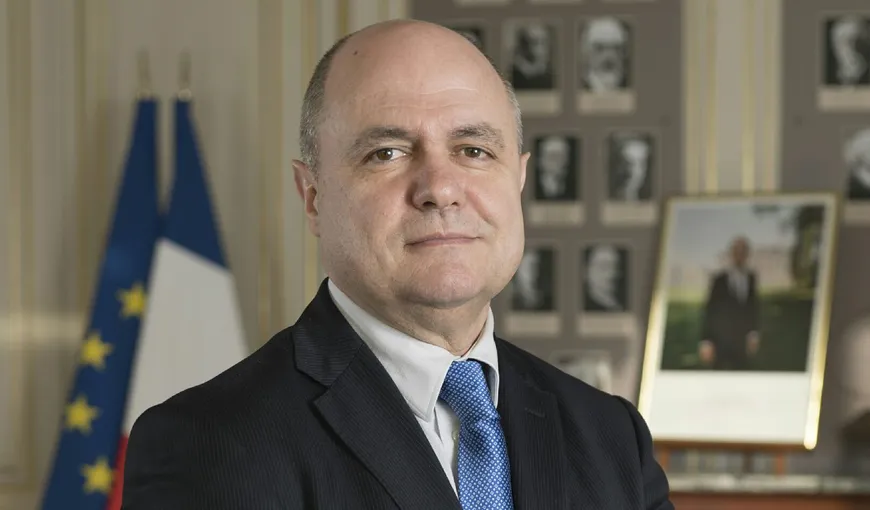 Abuz de putere: Un ministru francez şi-a angajat fiicele minore ca asistente parlamentare cu contracte de 55.000 de euro