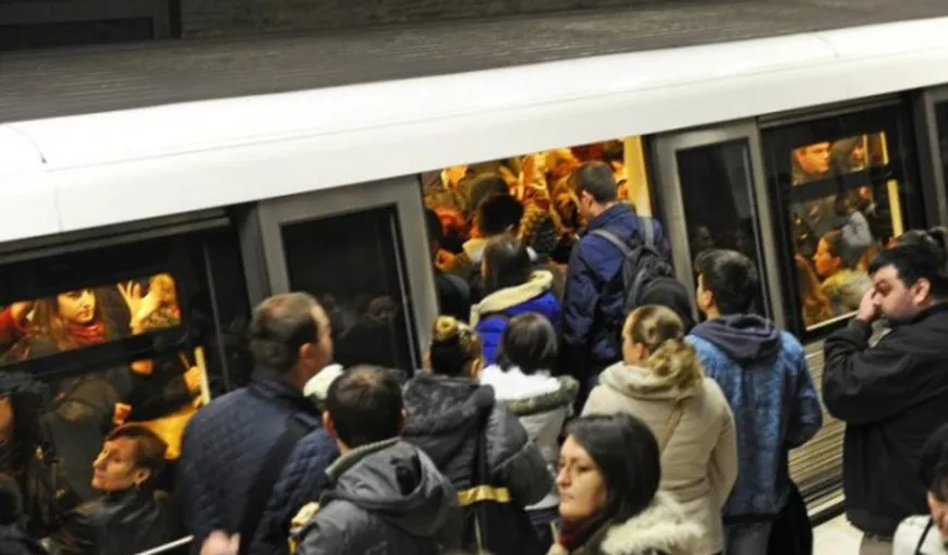 Probleme la metrou. Circulaţia pe M2 a fost întreruptă timp de o oră şi jumătate VIDEO