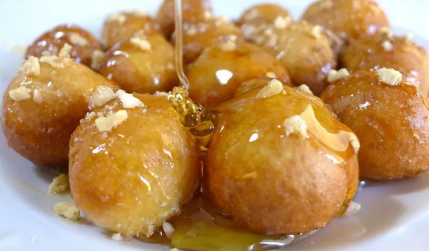 REŢETE: Cum se prepară loukoumades, celebrele gogoşi greceşti cu miere