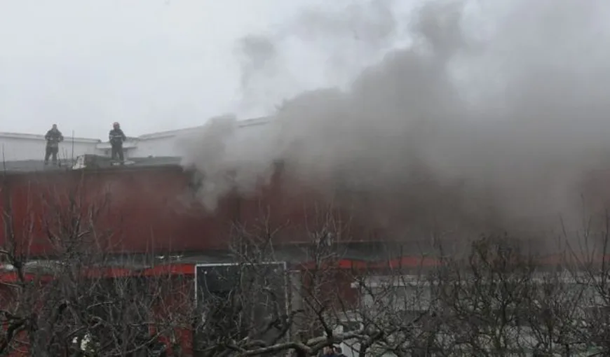 Incendiu la o fabrică de mezeluri din Bacău