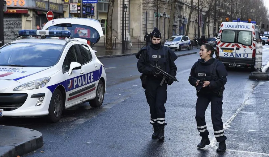 Două persoane au fost ucise la Paris de un individ înarmat cu un cuţit