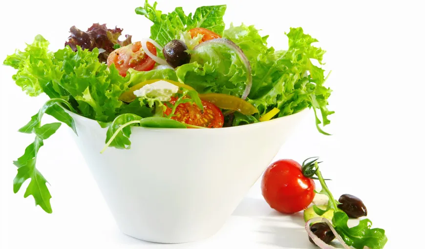 Dieta cu salată verde: slăbeşti fără să te înfometezi