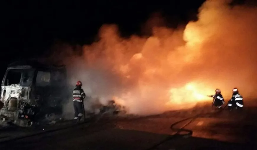 TIR în flăcări pe DN7, între Argeş şi Vâlcea. Pompierii au intervenit de urgenţă