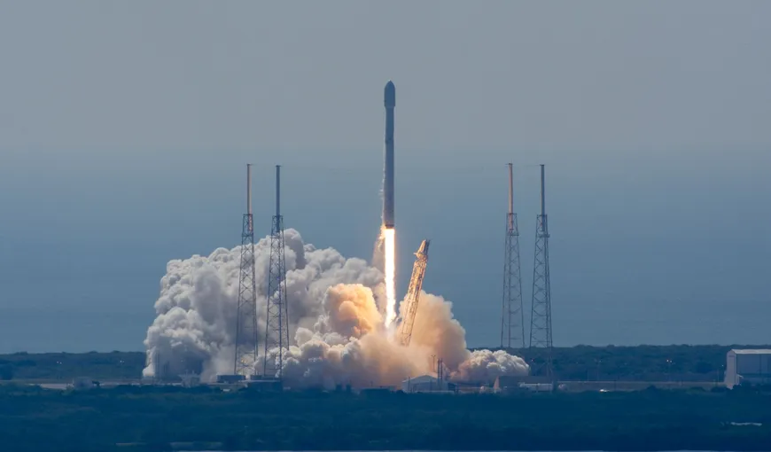 SpaceX amână lansarea în spaţiu a primei sale încărcături clasificate „secret de apărare”