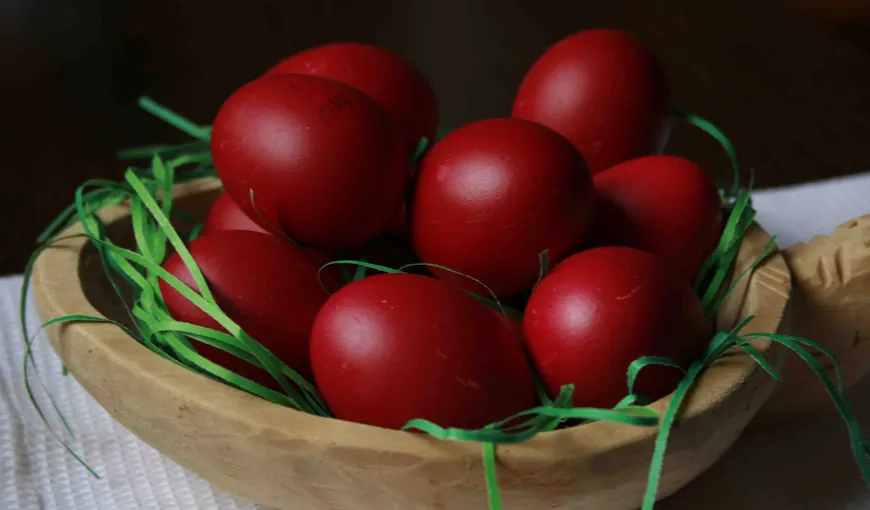 SUPERSTIŢII de PAŞTE. De ce nu este bine să mănânci ouă roşii în prima zi de Paşte