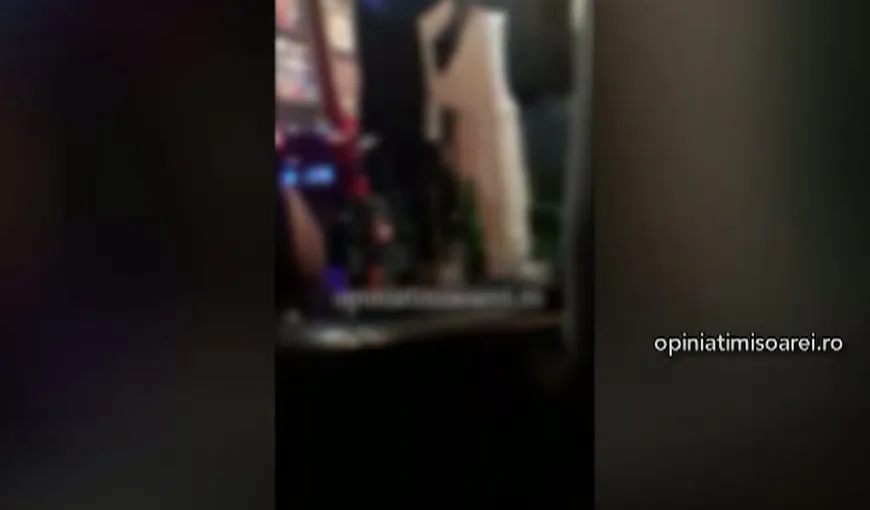 Imagini incredibile în Timiş. Doi poliţişti s-au bătut într-un bar, în faţa a zeci de oameni