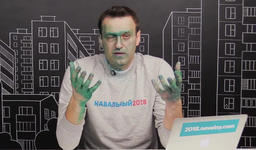 Alexei Navalnîi a fost stropit în ochi cu vopsea verde, toxică. Opozantul rus a ajuns la spital