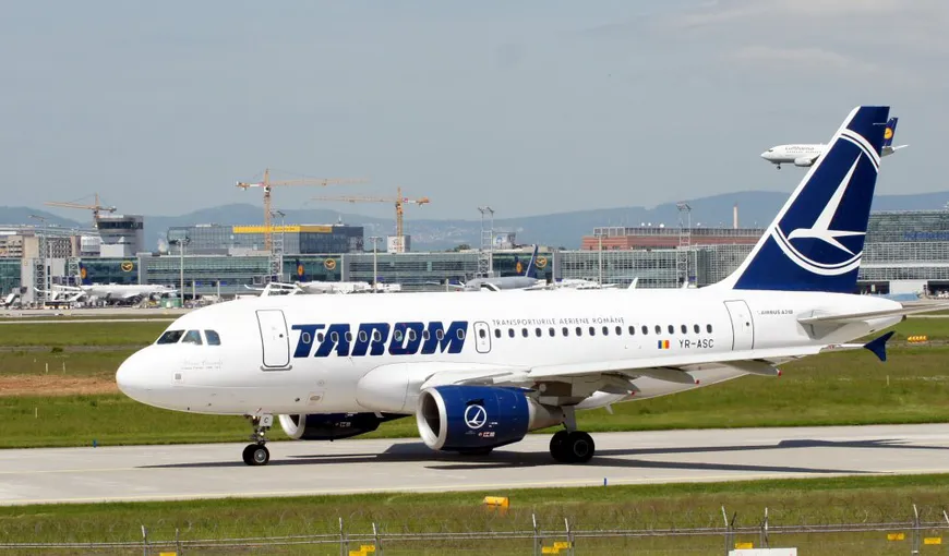 Cursa TAROM Bucureşti-Timişoara, decolare cu întârziere de 40 de minute. Doi pasageri au fost coborâţi din avion