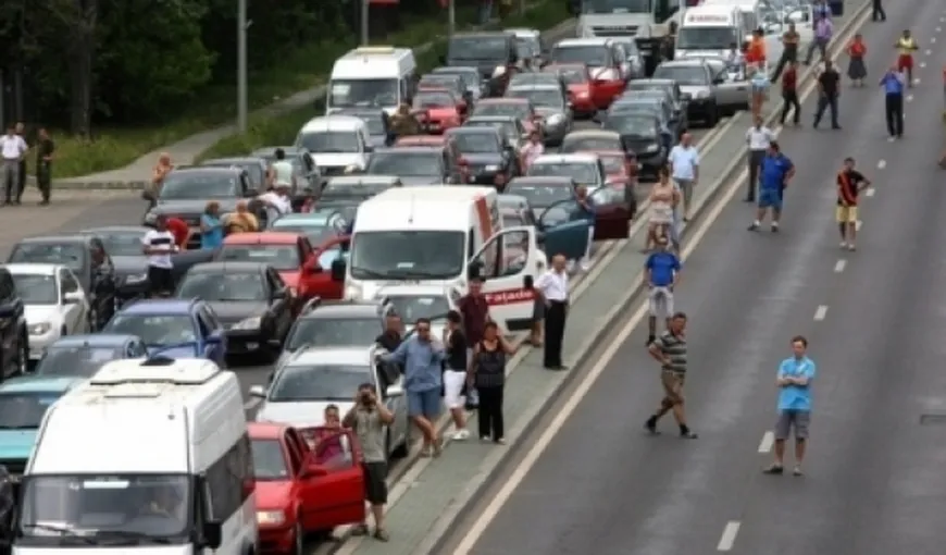 Îţi rişti viaţa dacă faci ASTA în trafic – Majoritatea şoferilor au comis GREŞEALA cel puţin o dată