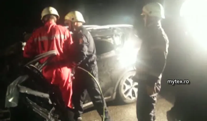 TRAGEDIE în Braşov. Un şofer a murit după ce a intrat cu maşina într-o cisternă VIDEO
