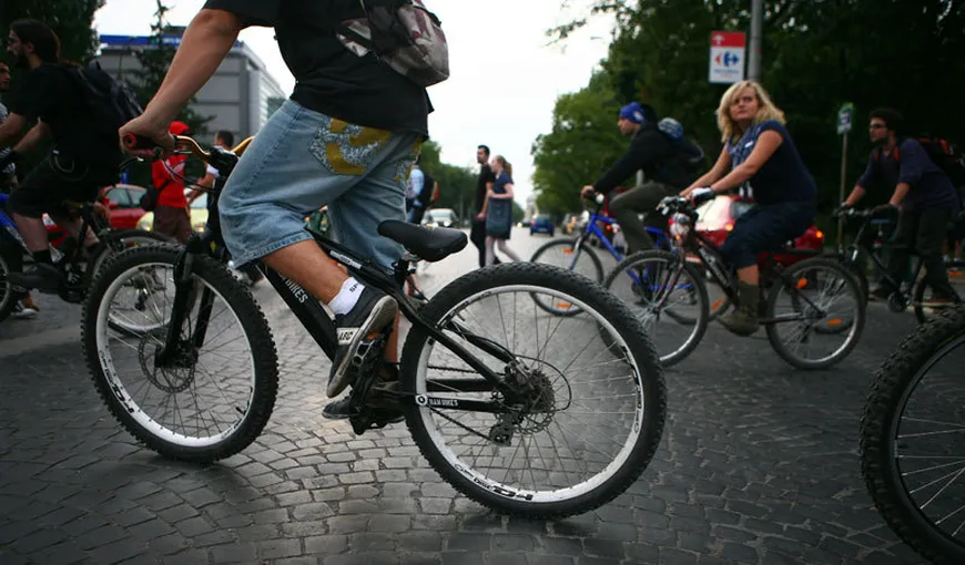Proiect de lege prin care se micşorează amenzile pentru biciclişti, adoptat de comisia juridică a Senatului