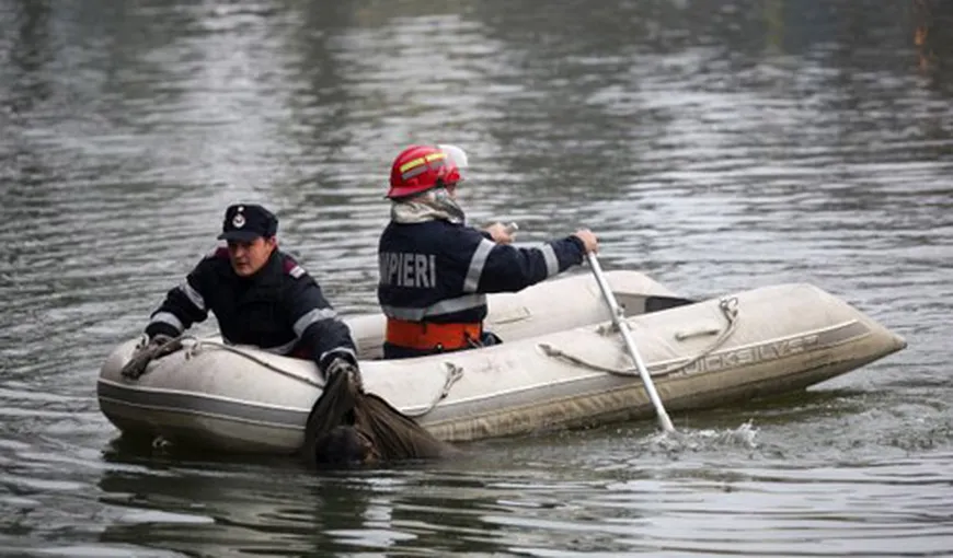 Şase persoane au căzut din barcă în Dunăre. Operaţiunea de salvare s-a încheiat cu succes