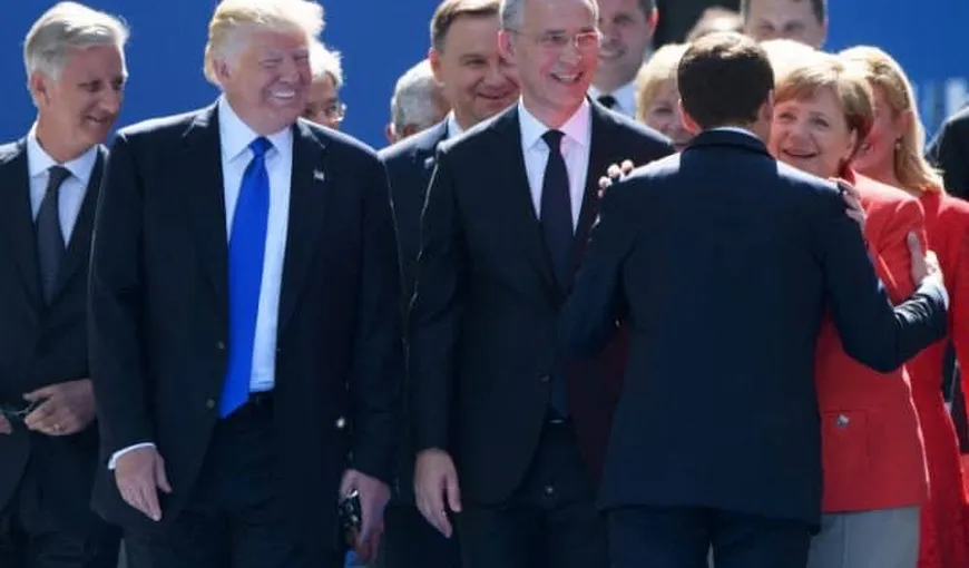 Macron l-a ignorat pe Trump la summitul NATO de la Bruxelles