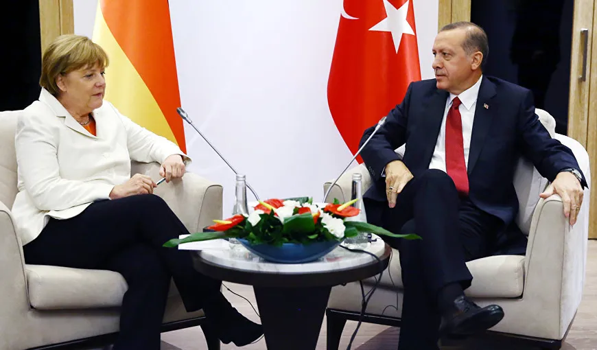 Summit-ul NATO de la Bruxelles: Merkel i-a cerut lui Erdogan să elibereze un jurnalist de la Die Welt