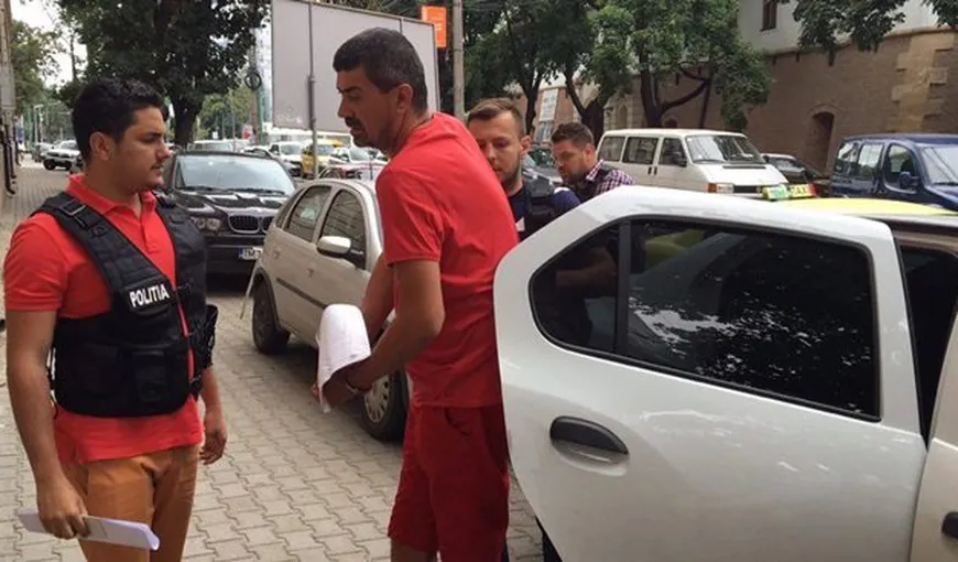 Patronul din Timişoara care a intrat cu maşina intenţionat într-un grup de protestatari, condamnat la 3 ani cu executare