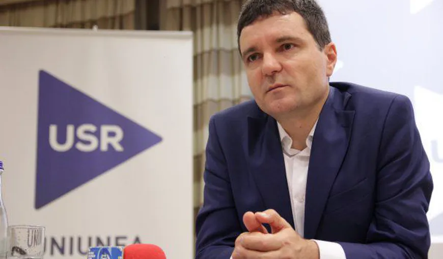 Liderul USR Nicuşor Dan a anunţat că demisionează din funcţie după ce partidul s-a pronunţat împotriva redefinirii familiei