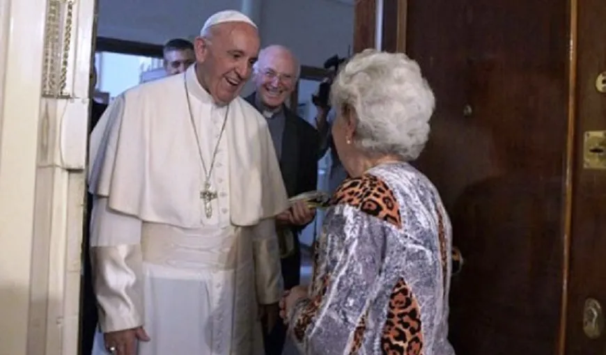 Papa Francisc a vizitat o familie de români ortodocşi din Ostia VIDEO