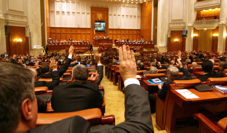 Parlamentul amână pentru joi înfiinţarea comisiei de anchetă privind alegerile prezidenţiale din 2009