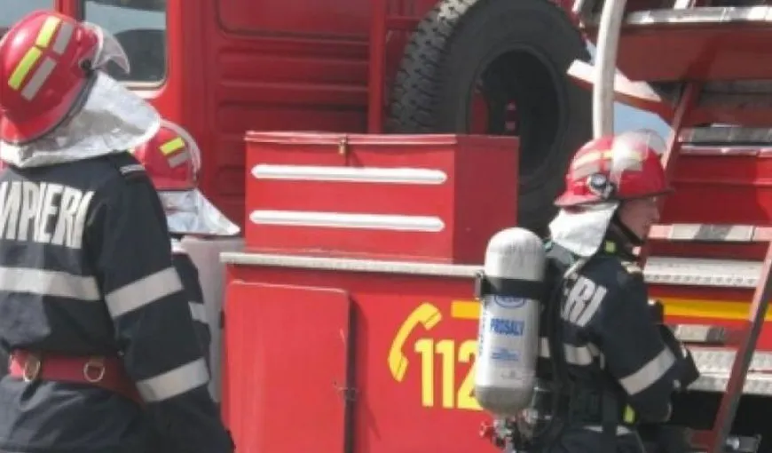 Un autobuz care făcea curse regulate între Sighişoara şi Seleuş a luat foc pe DN 14