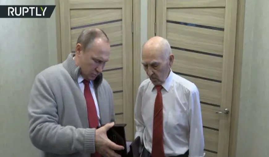 Vladimir Putin şi-a vizitat mentorul, fostul şef al KGB, care a împlinit 90 de ani