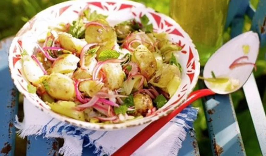 Salată de cartofi noi, reţeta lui Jamie Oliver
