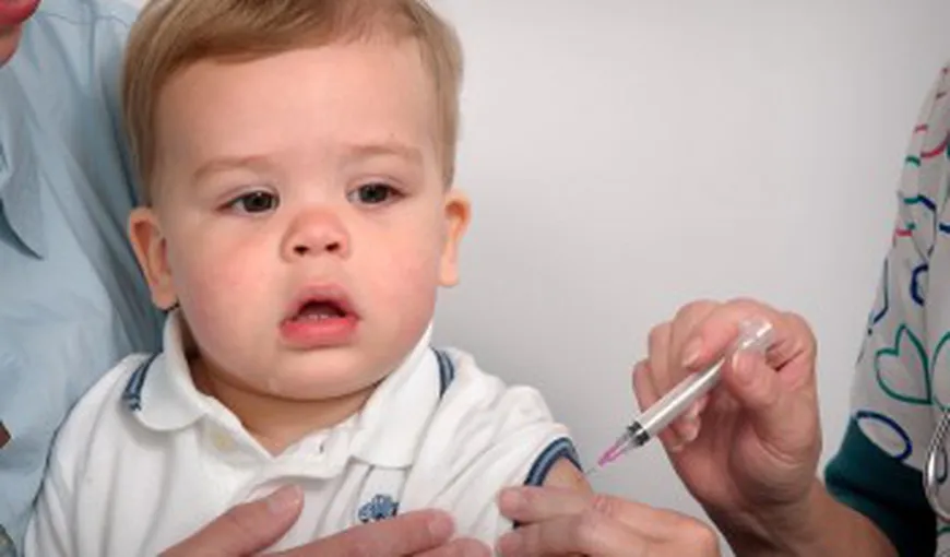 Ministrul Sănătăţii: Vaccinarea este un dar pentru copii, la fel cum este şi botezul