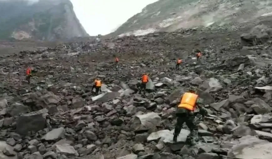 Dezastru natural în China. Cel puţin 5 morţi şi peste 120 de persoane dispărute, după o alunecare de teren UPDATE