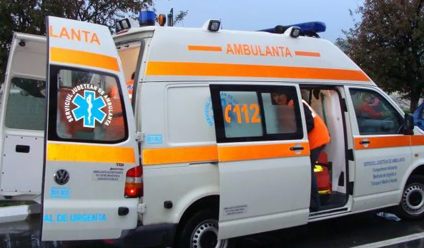 Şase persoane au fost rănite într-un accident petrecut pe un drum judeţean din Buzău după ce două maşini s-au ciocnit frontal