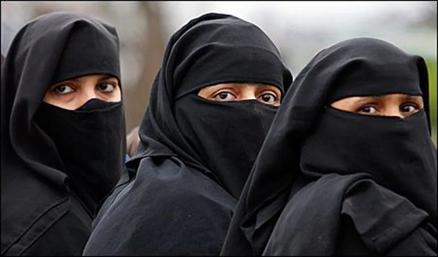 Austria interzice purtarea vălului islamic în spaţii publice