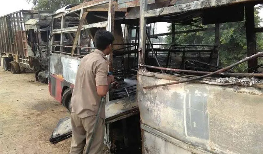 Accident de autobuz soldat cu 22 de morţi în India VIDEO