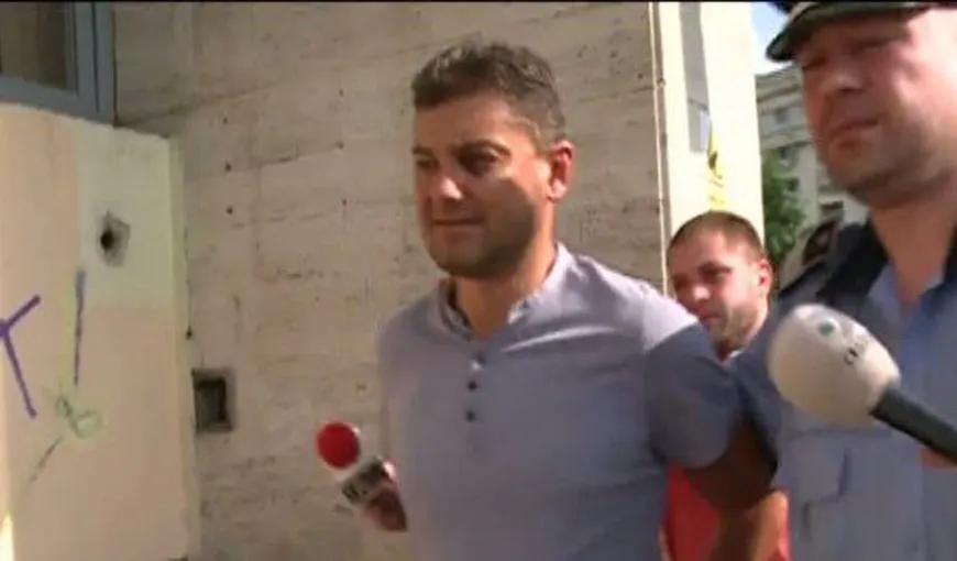 Imagini BOMBĂ cu Cristian Boureanu în secţia de poliţie VIDEO