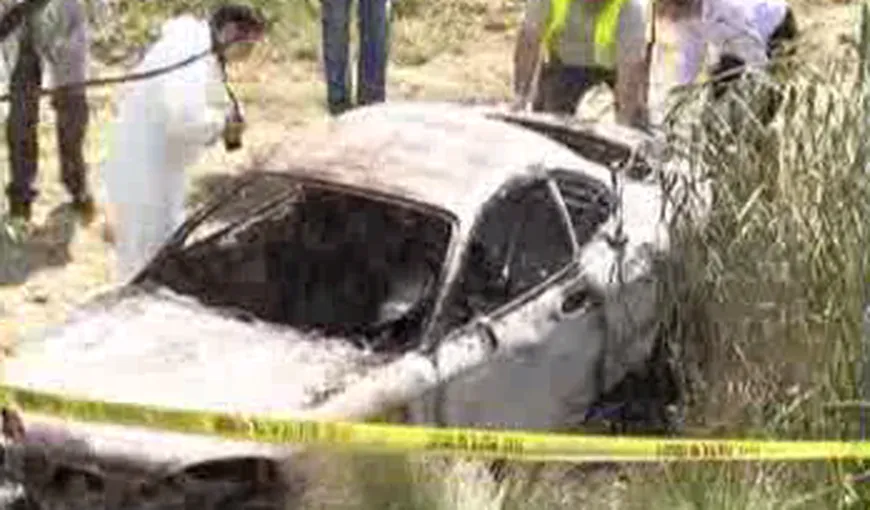 SINUCIDERE în COSTEŞTI. Un bărbat şi-a dat foc în propria maşină. A murit carbonizat FOTO