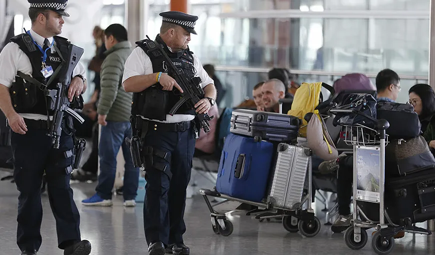 O femeie urma să comită un atac terorist pe aeroportul Heathrow din Londra. Poliţia a arestat-o